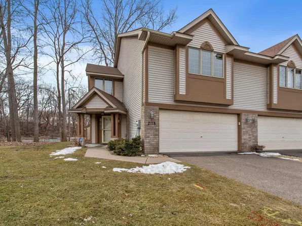 2118 Holloway Ave E, Maplewood, MN 55109