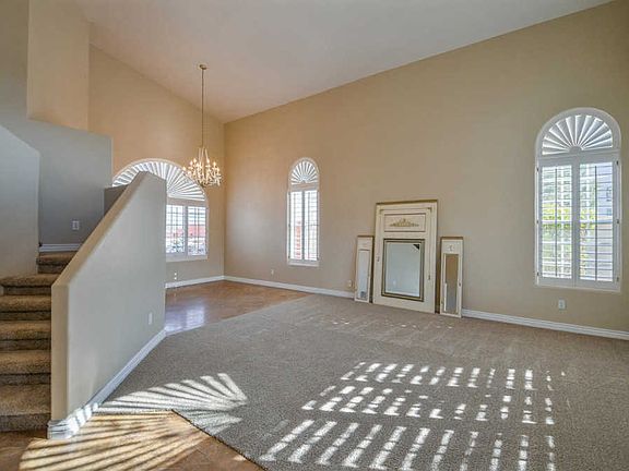 3rd image of 566 W Casa Grande Lakes Blvd N