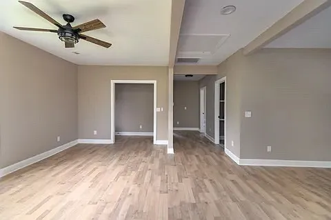 702 SW Atlantic St — Photo 9