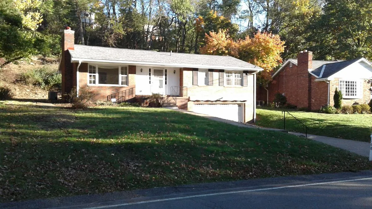 168 Thornberry Dr photo 1