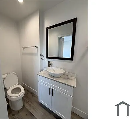 1110 W 40th Pl #1112 — Photo 5