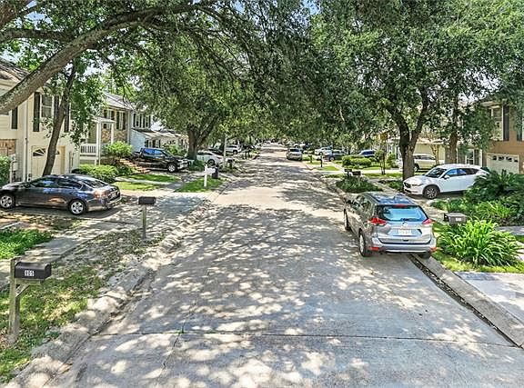 3rd image of 1725 Old Metairie Ln