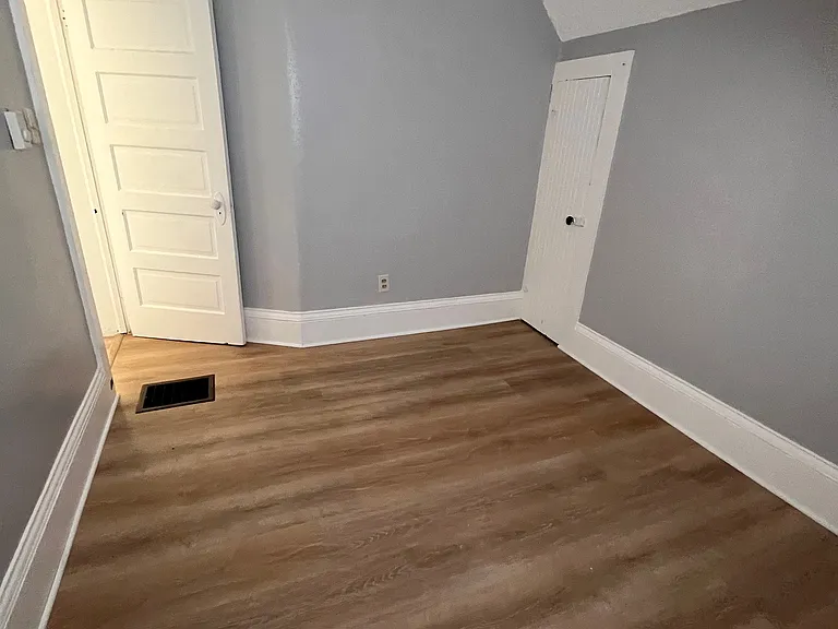 548 Riehl St #2 — Photo 10
