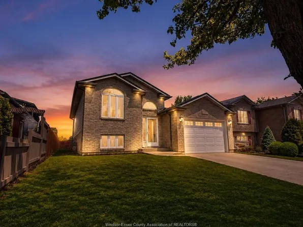 776 Dynasty St, Windsor, ON N9G 2W2