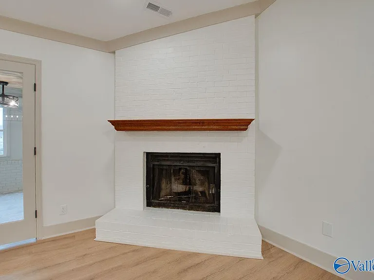 2042 Rosebury Ln SW — Photo 11