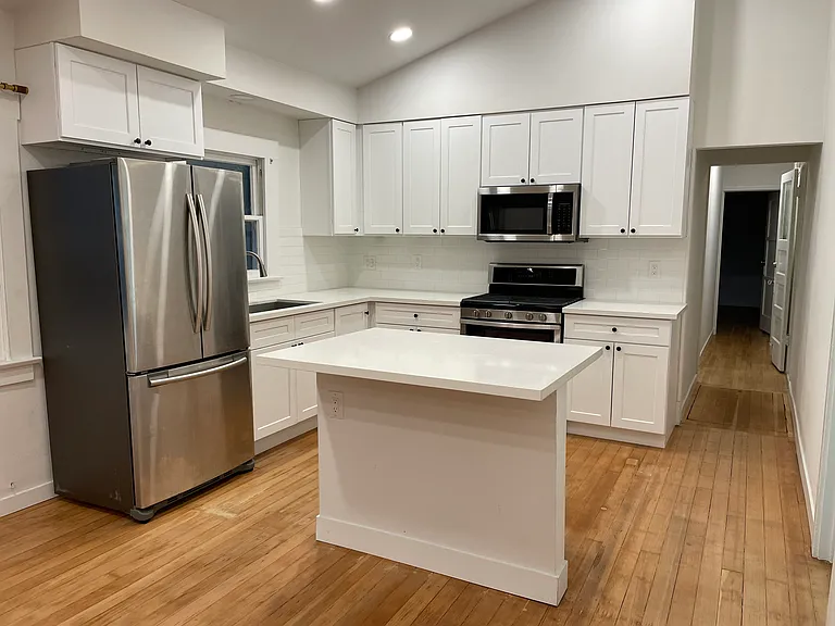 155 S Grand Oaks Ave — Photo 22
