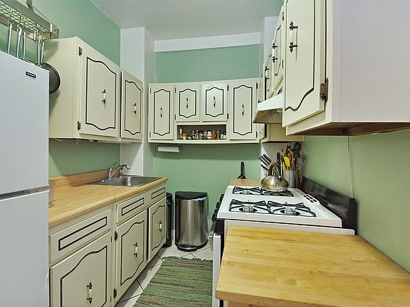 3rd image of 51 Avenue A #2C