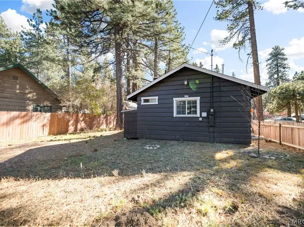 828 W Aeroplane Blvd, Big Bear City, CA 92314