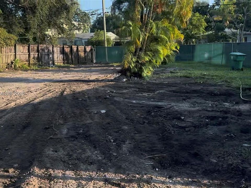 1st image of 5001 NW 1st Ave