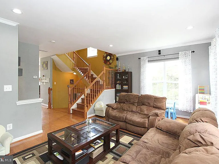 44269 Cornish Ln — Photo 7