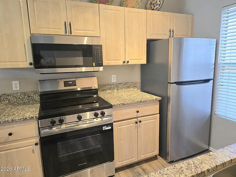 9600 N 96th St #242 — Photo 14