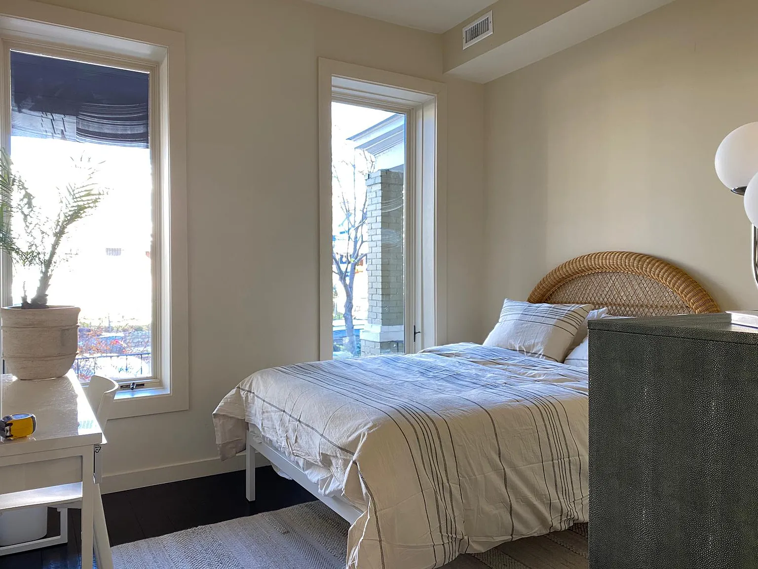 3 bed, 1150 sqft, $3,200 — Photo 1