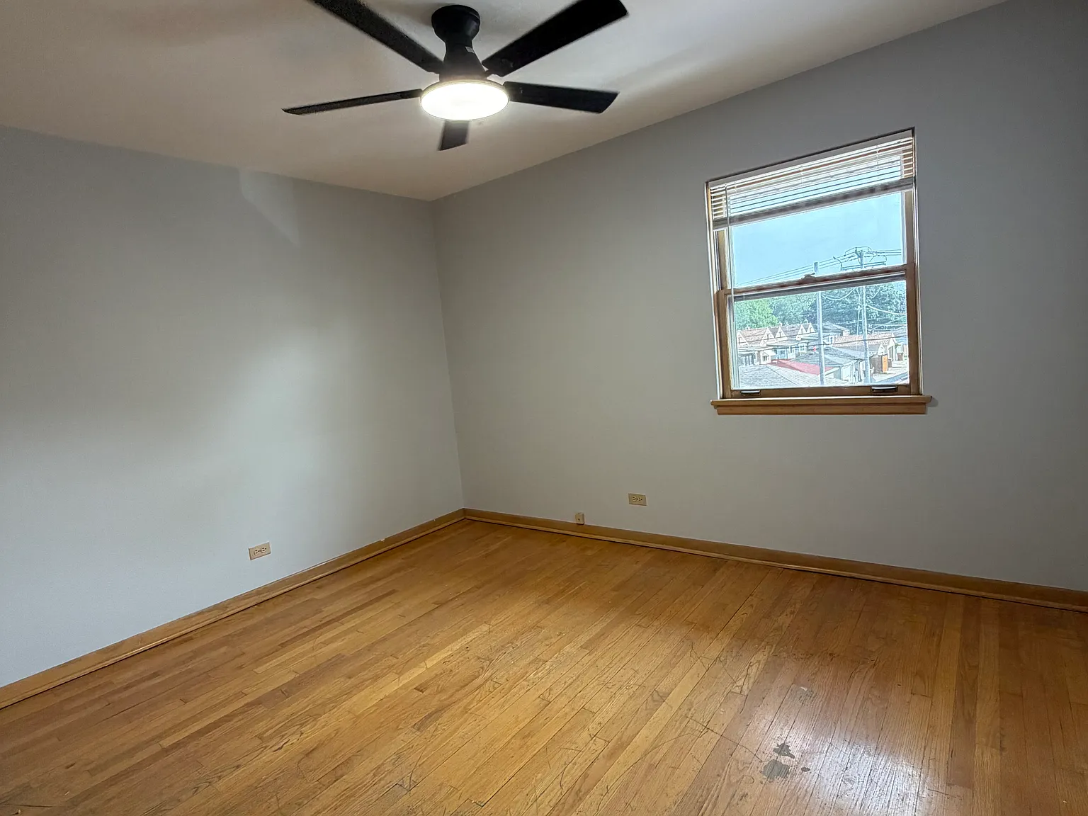 2 bed, 1100 sqft, $1,600 — Photo 2