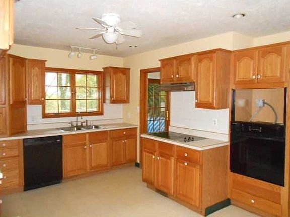 5th image of 2808 N Highland Dr