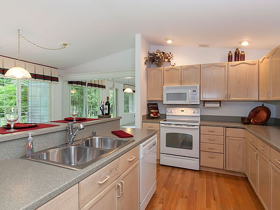 4th image of 3815 Spadoni Ln