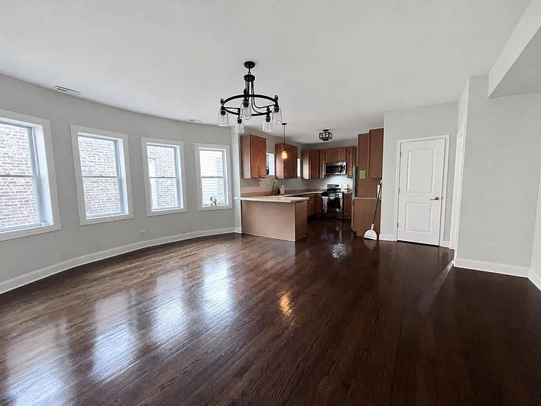 1426 N Austin Blvd #2 — Photo 6