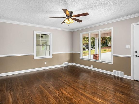 5th image of 140 Beechwood Cir
