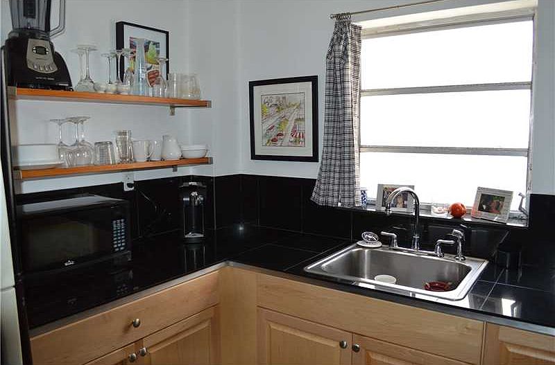 1st image of 1820 James Ave APT 4C