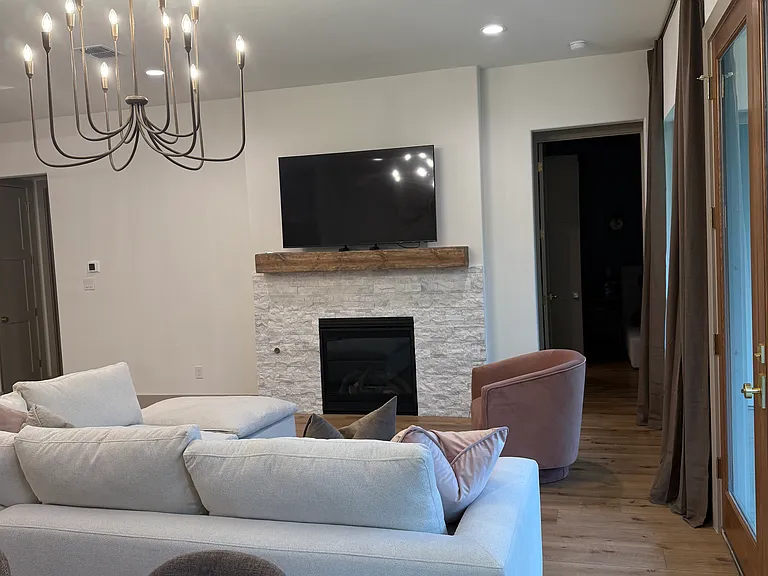 1012 N Oak St — Photo 18