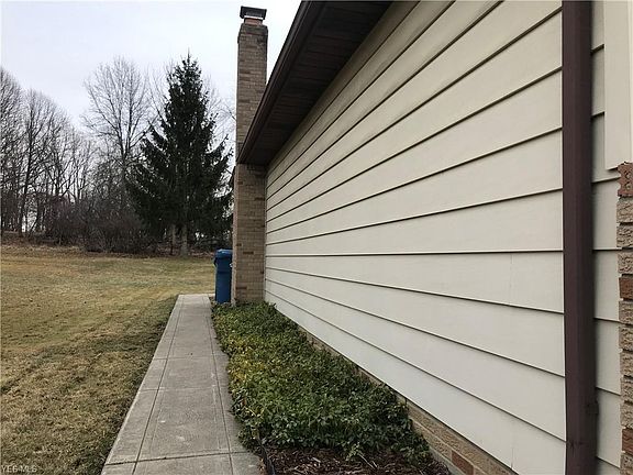 4th image of 3881 Saint Petersburg Dr