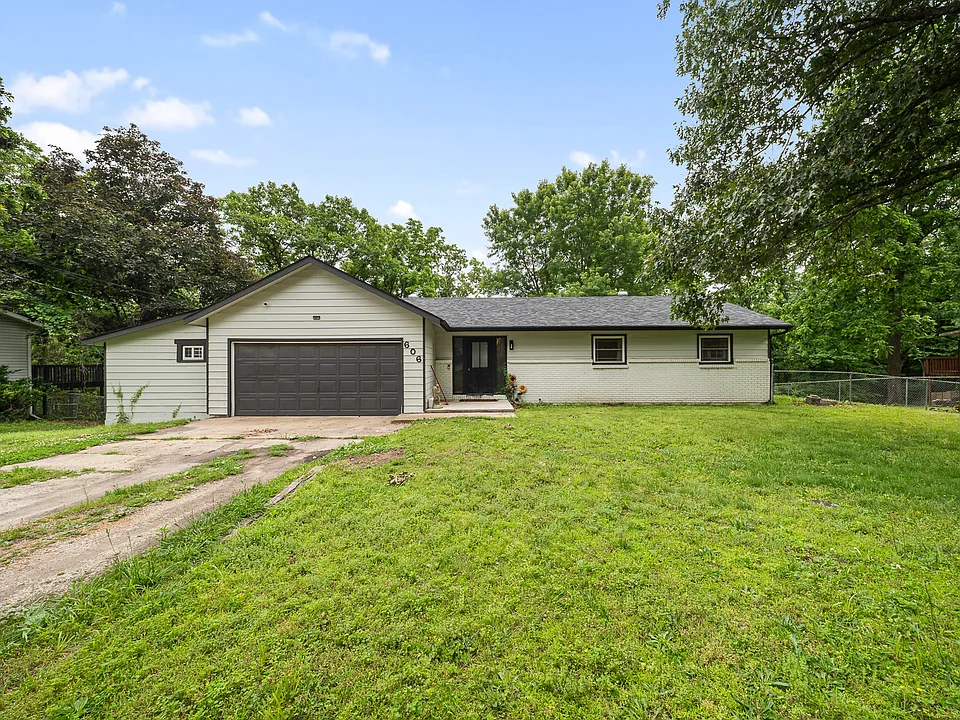 606 Sunset Dr