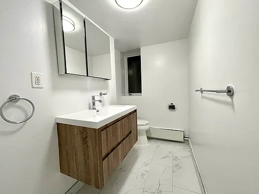 Rented by J PRESTON AND ASSOCIATES INC | media 28