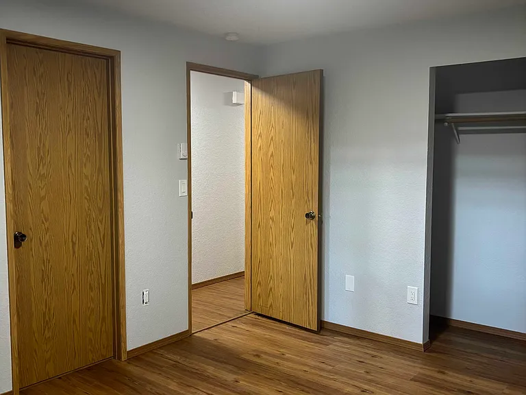 4th Avenue Ct E — Photo 21