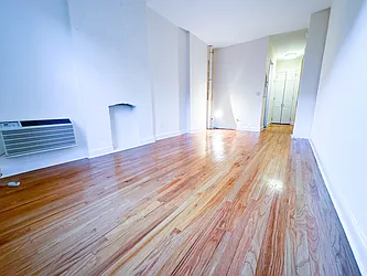 Rented by Urban Real Estate Inc