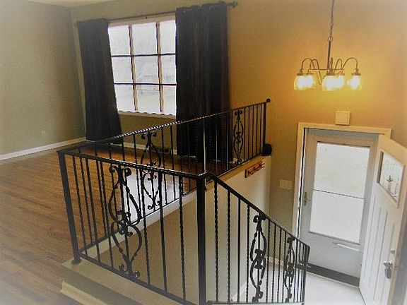 4th image of 2720 Lancaster Dr
