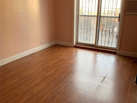 4th image of 2333 91st St