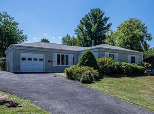 621 W Beech Rd, Sterling, VA 20164