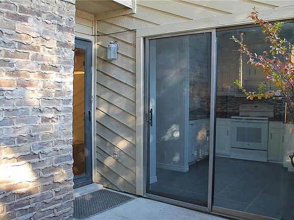 4th image of 841 Dublin Dr #4