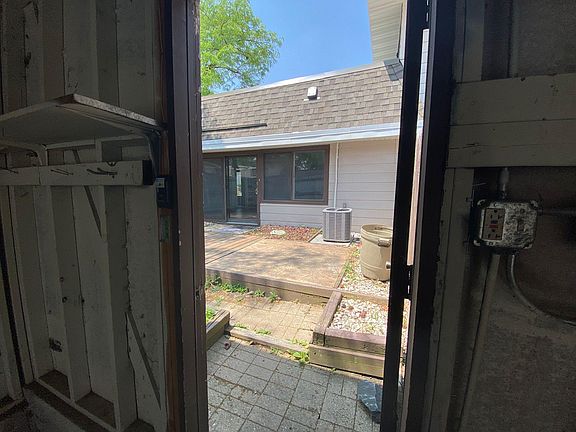 5th image of 5522 Carmel Dr