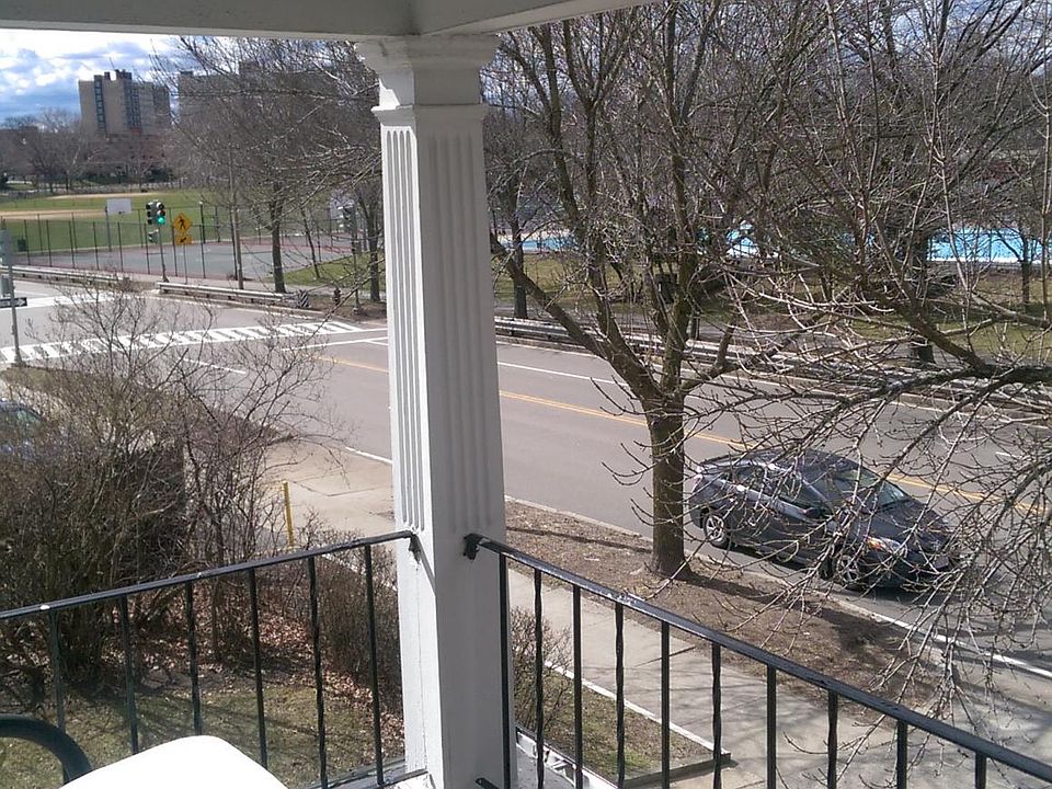 1st image of 333 Alewife Brook Pkwy #2F