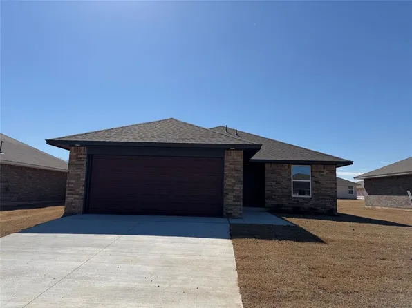 917 Hazy Brook Cir, Chickasha, OK 73018