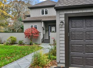 255 Seabreeze Dr, North Kingstown, RI 02852