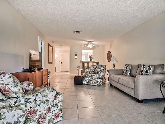 4th image of 7046 W Country Club Dr N