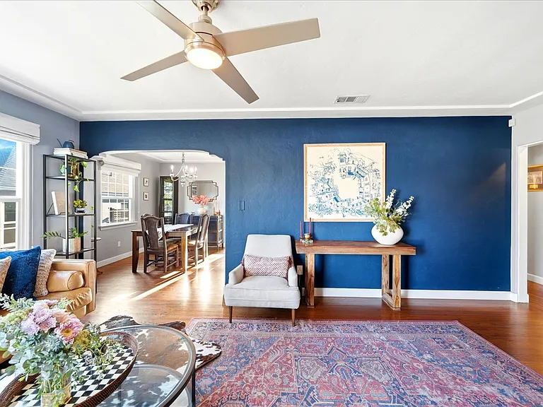 4526 Euclid Ave — Photo 3