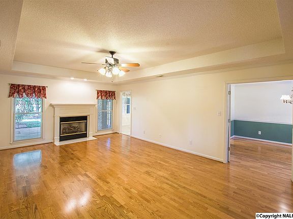 3rd image of 208 Double Oak Dr