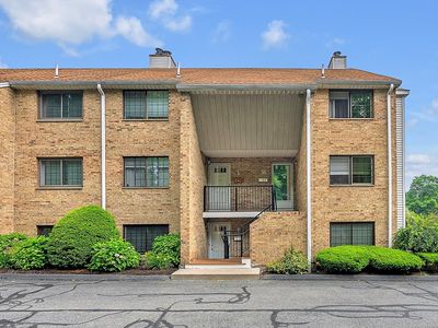 194 Washington St APT M, Canton, MA, 02021