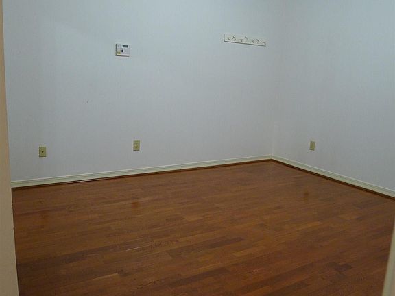 5th image of 2300 Nye St