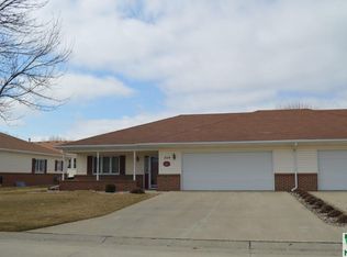 208 Juneau Ave SE, Orange City, IA 51041