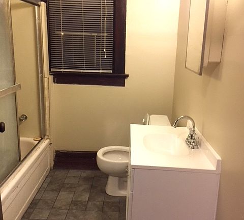 5th image of 772 Judson St