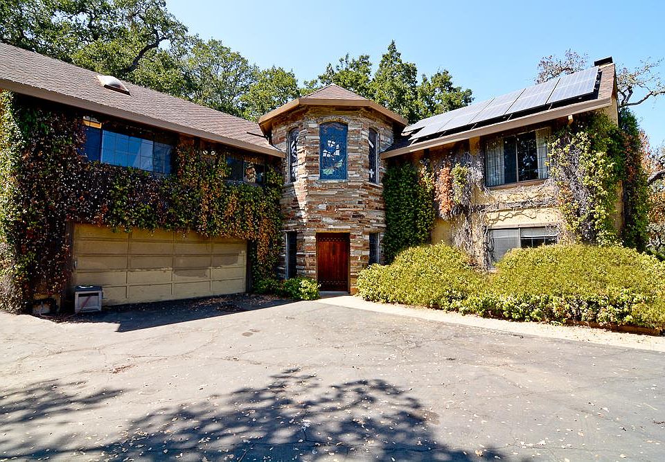2nd image of 13915 Sheila Ave