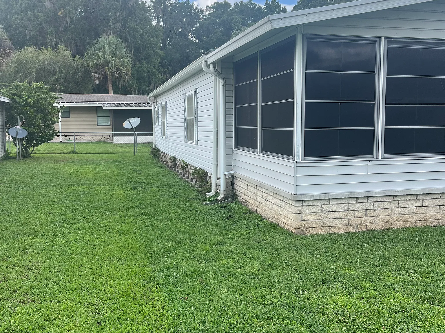 2 bed, 1040 sqft, $1,500 — Photo 4