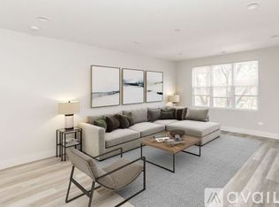 1545 W Augusta Blvd #2T, Chicago, IL 60642