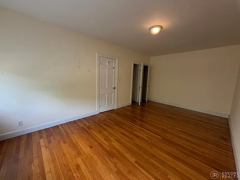 24 Fairbanks St #33 — Photo 3