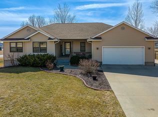 205 G Ave W, Walford, IA 52351