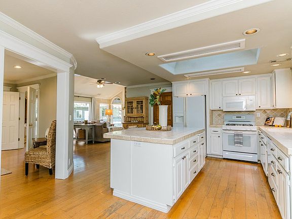 3rd image of 7530 Rasmussen Rd