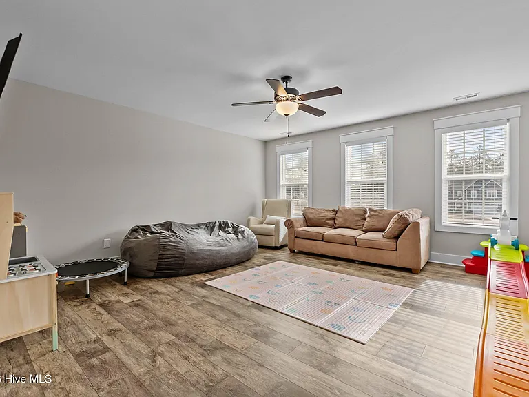 217 Thistleberry Dr — Photo 35